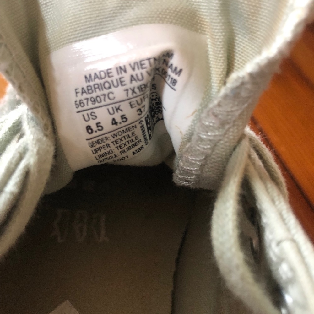 Converse - Picture 4 of 4